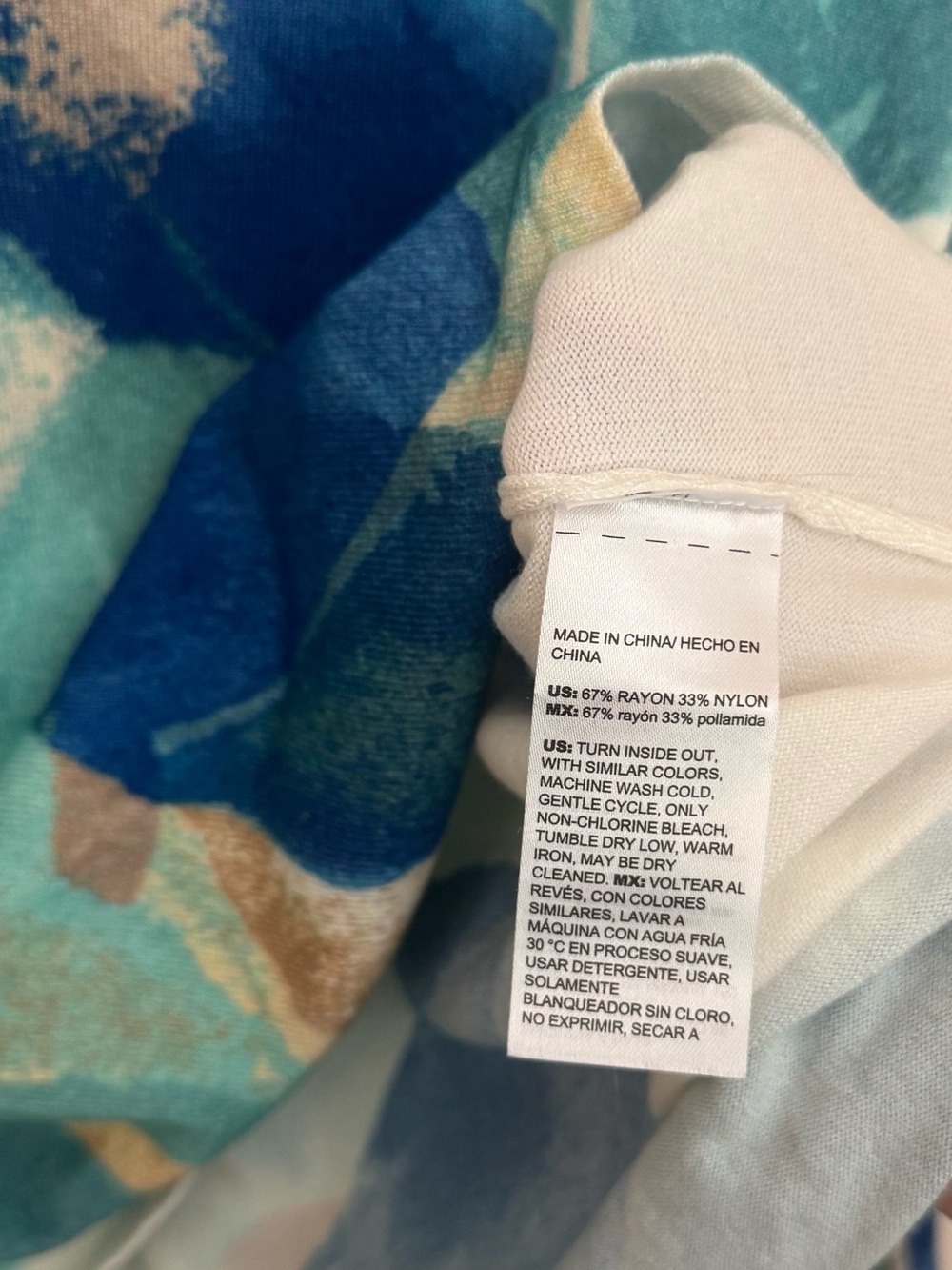 Chico’s V Neck Pullover Sweater Size 2 Large Blue Aqua Abstract Watercolor Knit - Picture 6 of 6